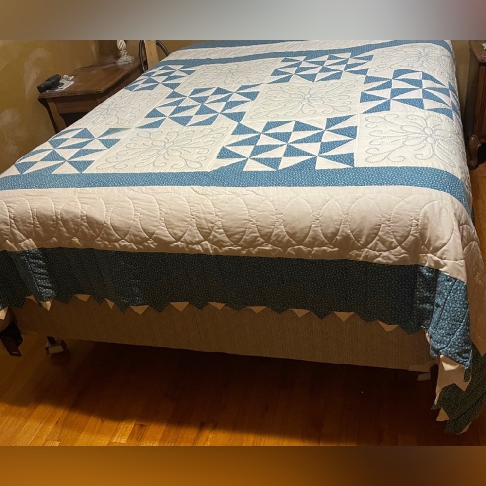 Handcrafted Ohio pattern quilt.